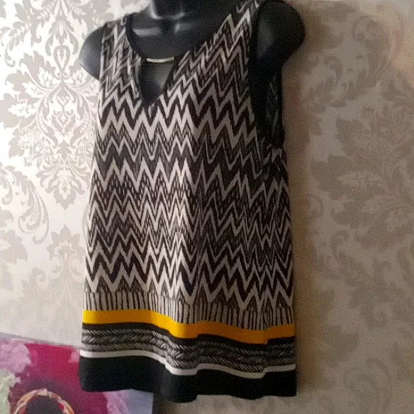 Unique Spectrum Sleeveless Tank Top L - Picture 3 of 8